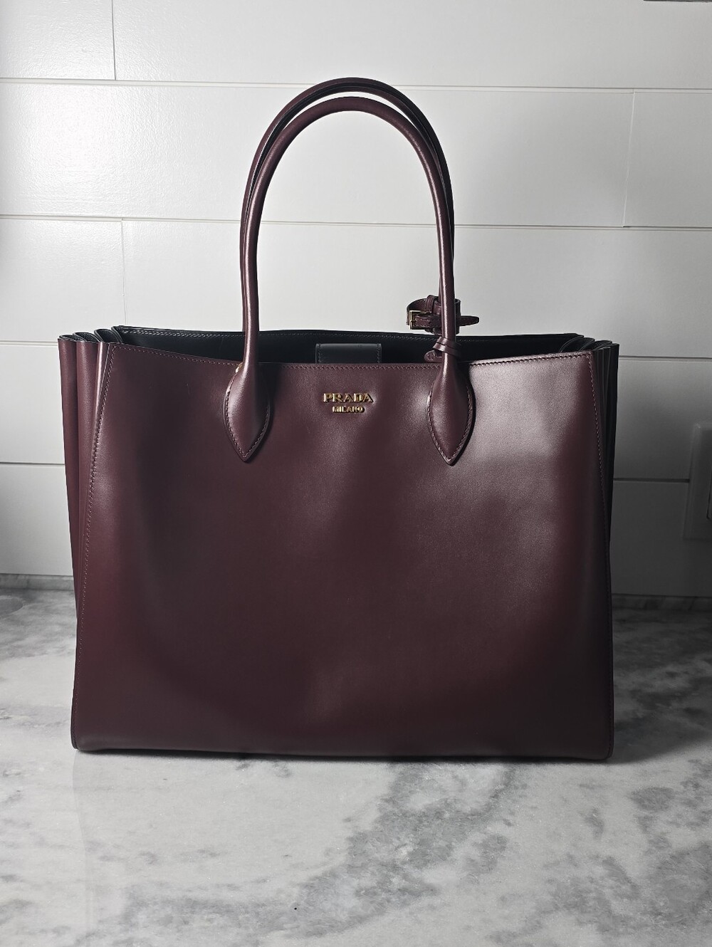 Prada Burgundy Leather Tote Bag with Shoulder Strap AMAZING Has Dust Bag - Picture 2 of 11
